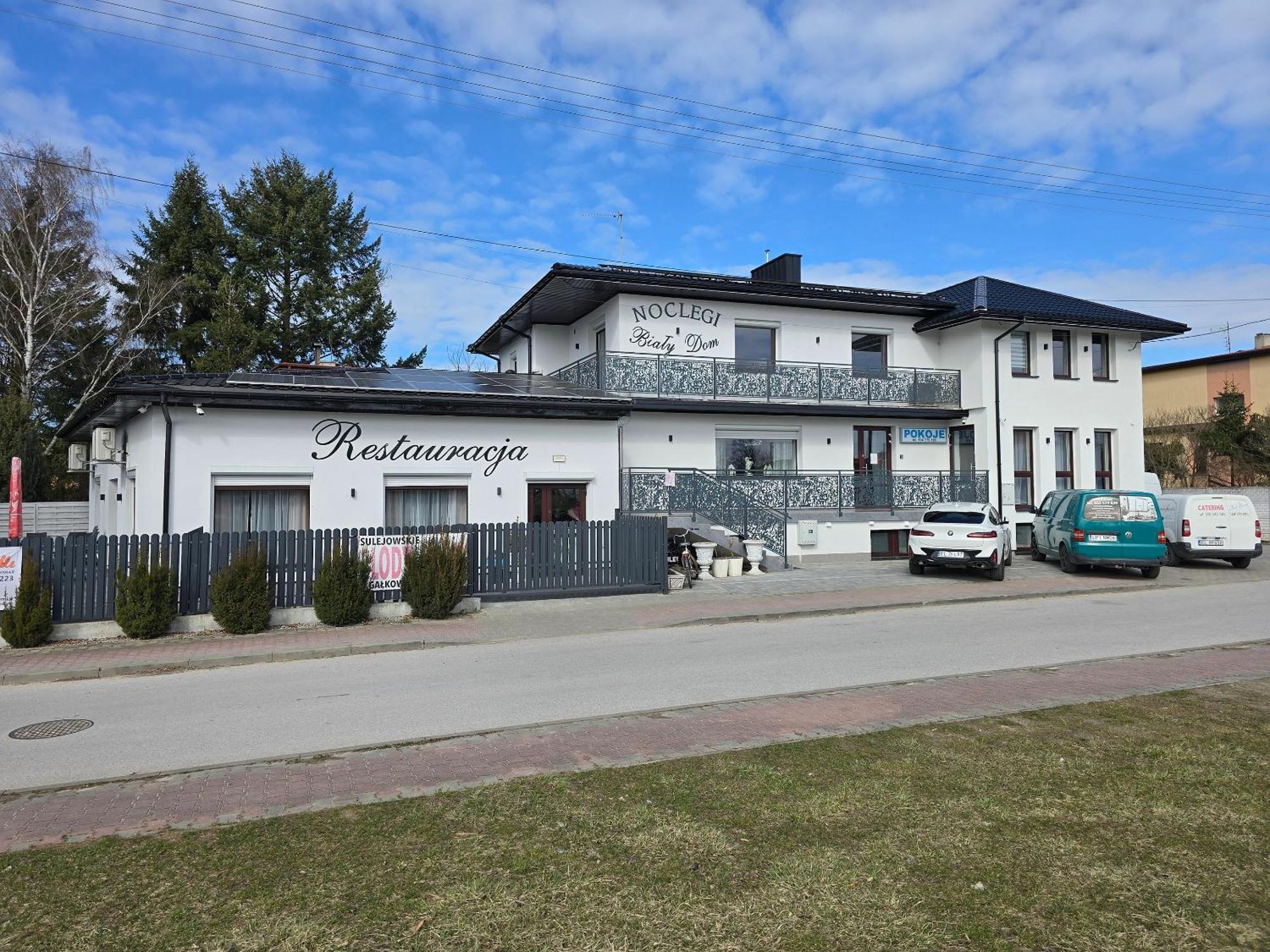 Bialy Dom Lägenhet Sulejów Exteriör bild